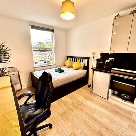 Lovely Self Contained Studio Now Available Лондон Екстер'єр фото